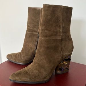 Donald Pliner khaki suede boots